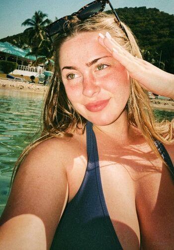 Full leaked Nicole doshi / private onlyfans photo