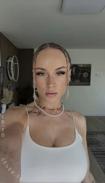 Full leaked Sophie a s private onlyfans photo