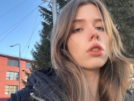 Full leaked Millie bobby brown/ private onlyfans photo