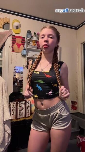 They_hate_lizzie16