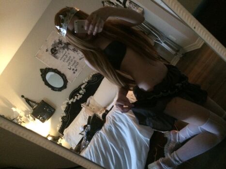 Full leaked Veildose private onlyfans photo