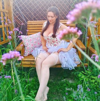 Full leaked Vintageroseelizabeth private onlyfans photo