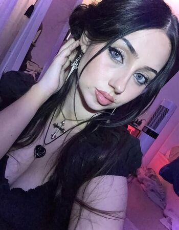 Full leaked Wandawillow private onlyfans photo