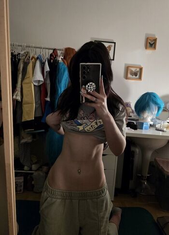 Full leaked Weeniestwee private onlyfans photo