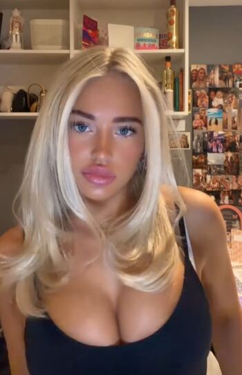 Full leaked Sleepydinosaur / private onlyfans photo