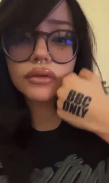 Full leaked Tayler hills/ private onlyfans photo