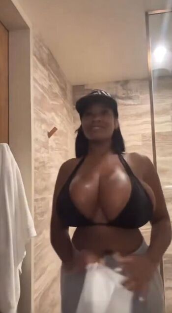 Full leaked Casal amador/ private onlyfans photo