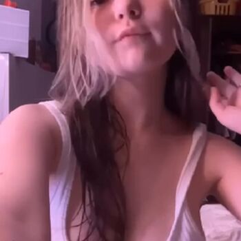 Full leaked Kriss baby/ private onlyfans photo