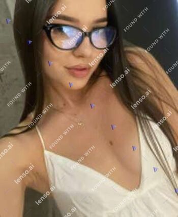 Full leaked Queenie/ private onlyfans photo