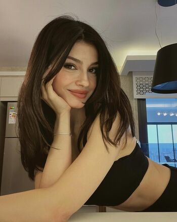 Zeynep Demirhan