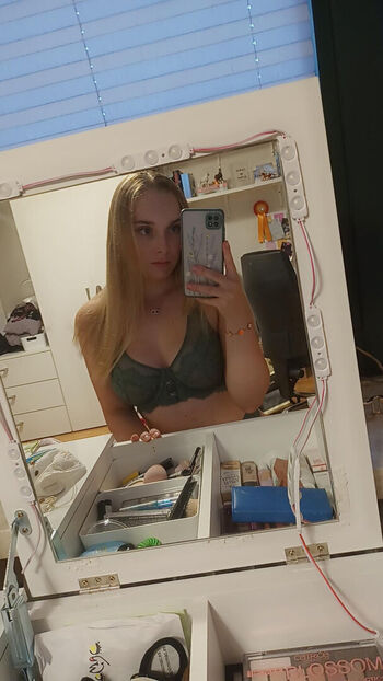 Full leaked Zoe anne may private onlyfans photo
